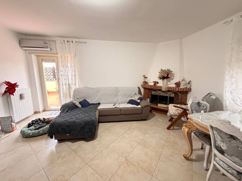 appartamento in vendita ad Aprilia in zona Riserva Nuova