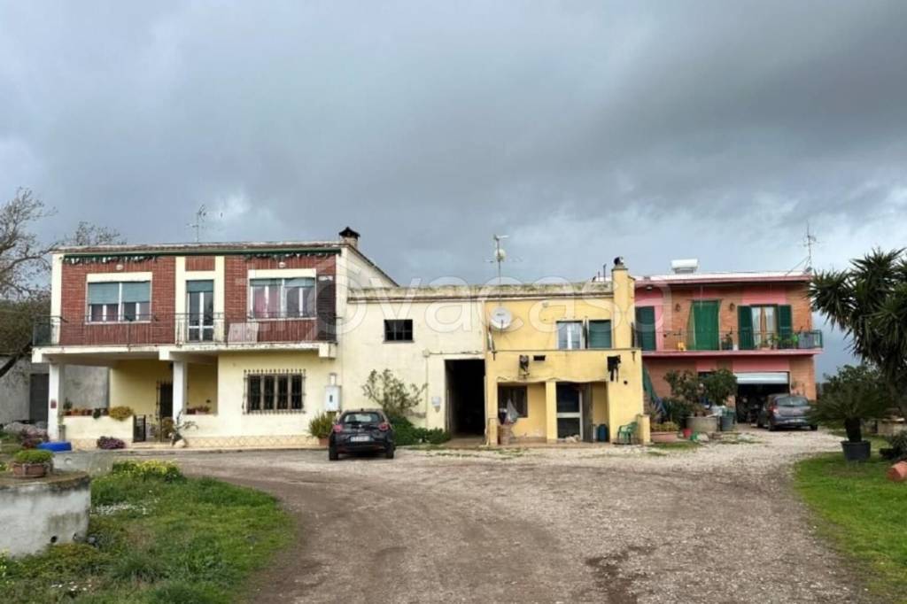 appartamento in vendita ad Aprilia in zona Campoverde