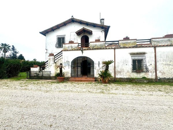 casa indipendente in vendita ad Aprilia in zona Torre del Padiglione
