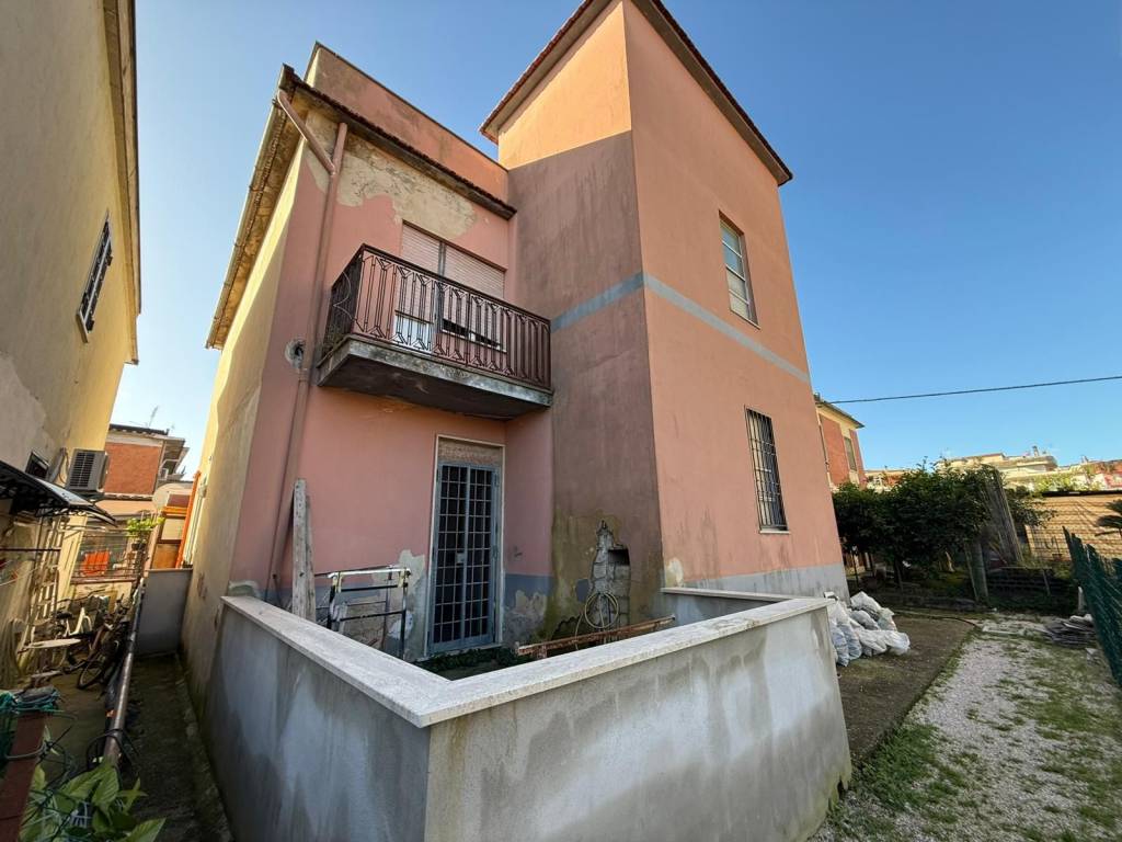 appartamento in vendita ad Aprilia