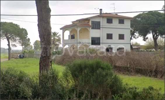 appartamento in vendita ad Aprilia in zona Campoverde