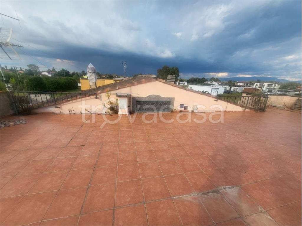 casa indipendente in vendita ad Aprilia in zona Campo di Carne