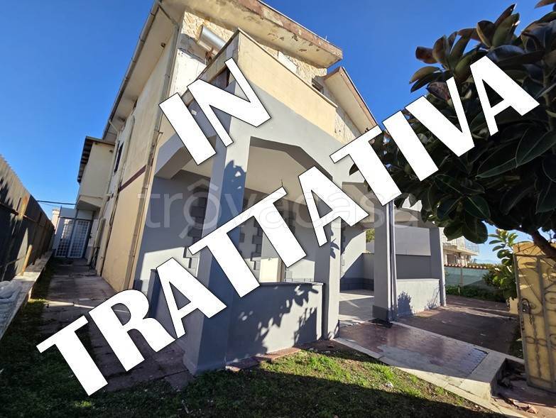 appartamento in vendita ad Aprilia in zona Campo di Carne