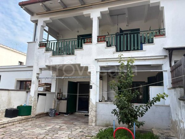 appartamento in vendita ad Aprilia in zona Leda