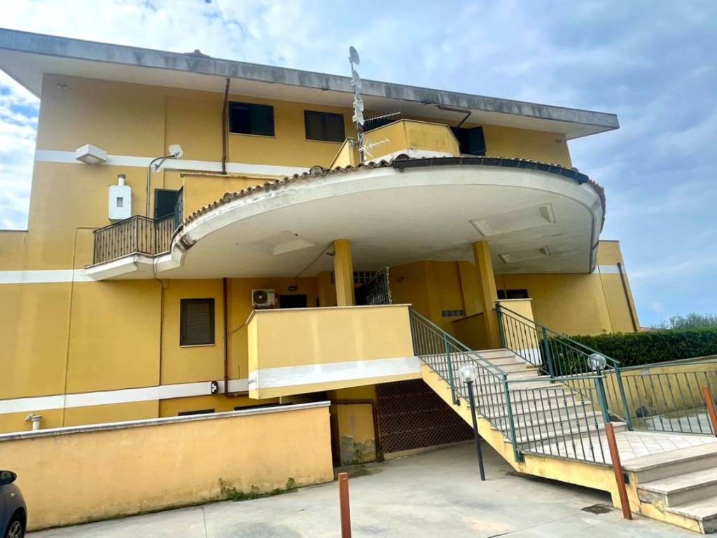 appartamento in vendita ad Aprilia in zona Campoverde