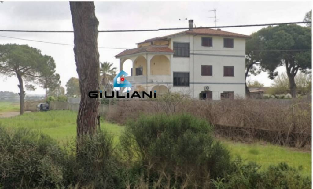 appartamento in vendita ad Aprilia in zona Campoverde