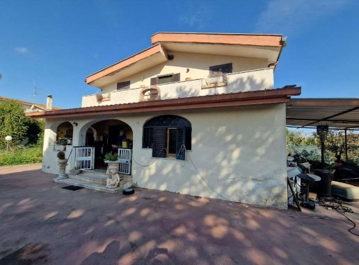 casa indipendente in vendita ad Aprilia in zona Campoverde
