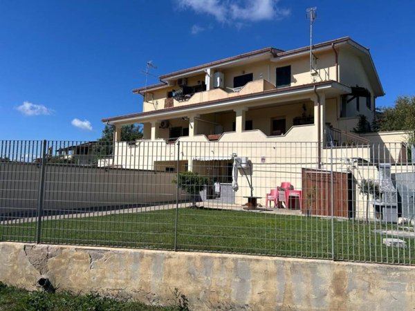 appartamento in vendita ad Aprilia in zona Fossignano