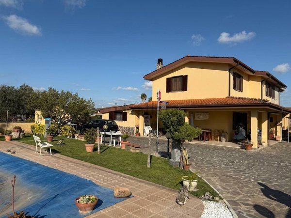 casa indipendente in vendita ad Aprilia