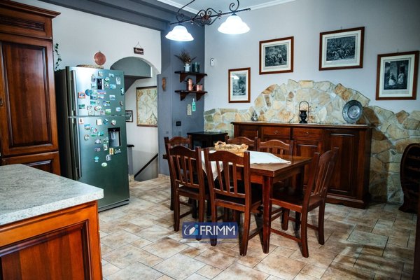 pentavano in vendita ad Aprilia