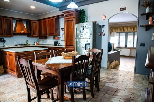 casa indipendente in vendita ad Aprilia