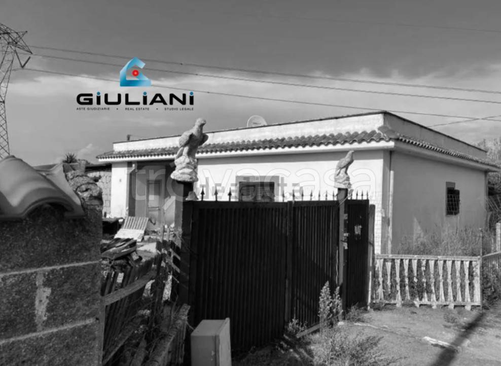 casa indipendente in vendita ad Aprilia in zona Campoverde