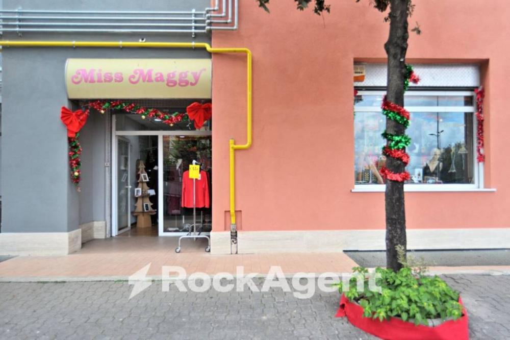 negozio in vendita ad Aprilia