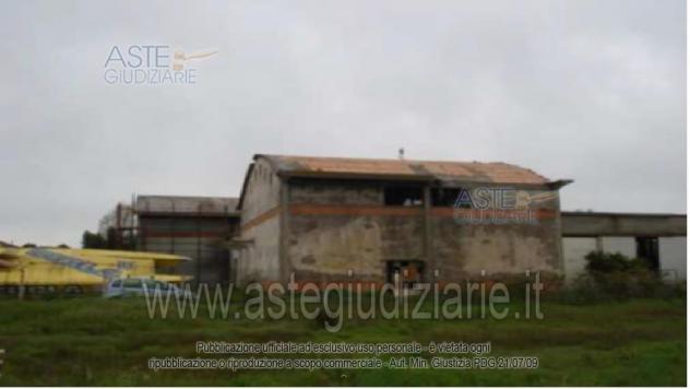 negozio in vendita ad Aprilia