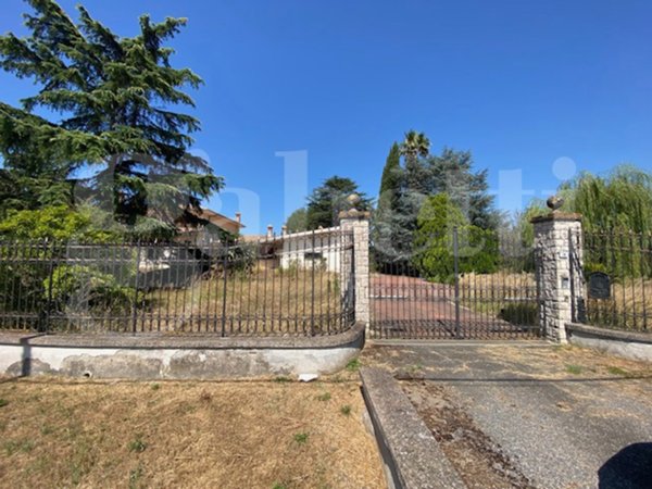 casa indipendente in vendita ad Aprilia in zona Torre del Padiglione