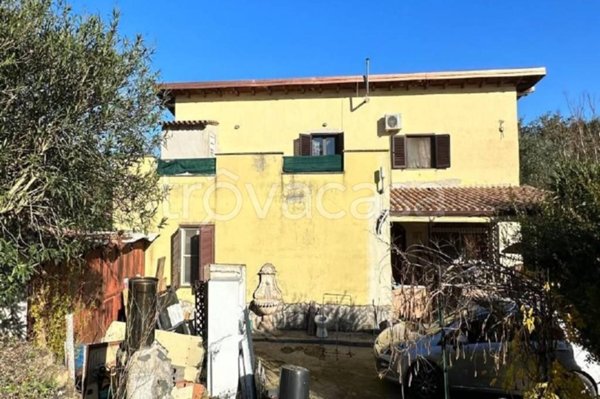 appartamento in vendita ad Aprilia in zona Fossignano