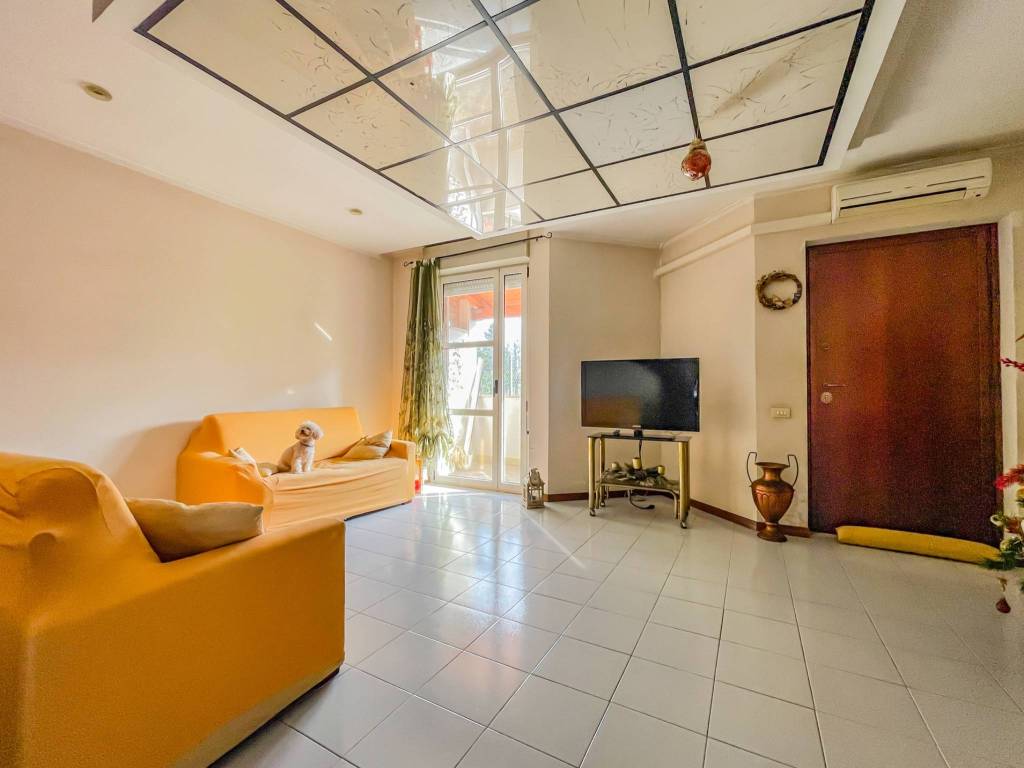 casa indipendente in vendita ad Aprilia