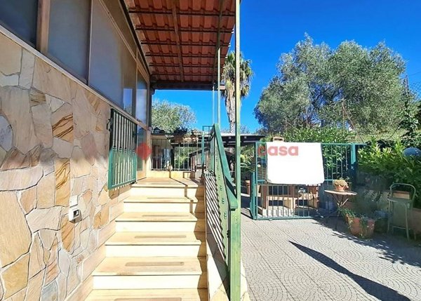 appartamento in vendita ad Aprilia in zona Casalazzara