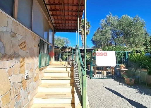 appartamento in vendita ad Aprilia in zona Casalazzara