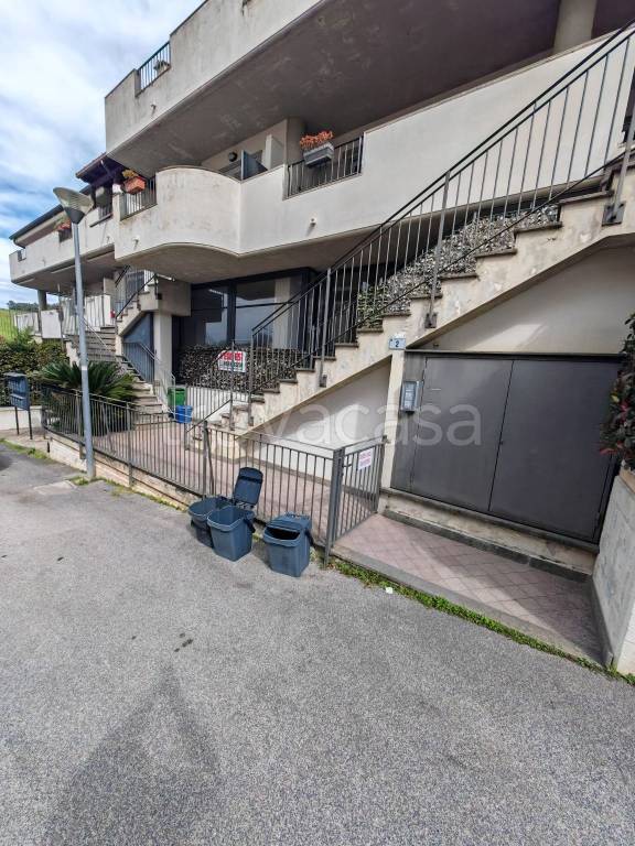 appartamento in vendita ad Aprilia in zona Campoleone