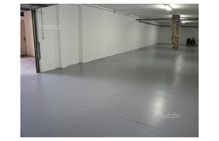 locale commerciale in vendita ad Aprilia