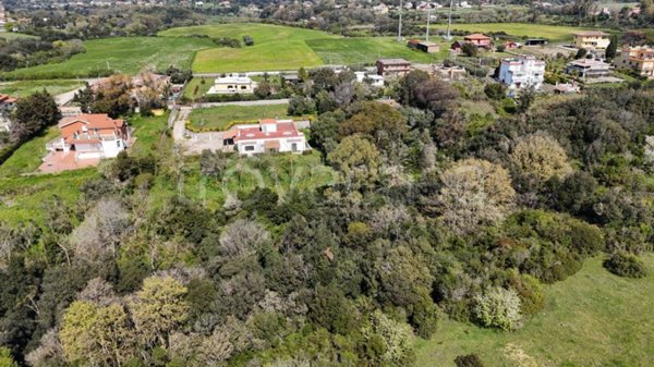 casa indipendente in vendita ad Aprilia in zona Fossignano