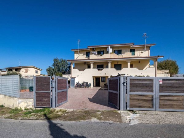 appartamento in vendita ad Aprilia in zona Fossignano