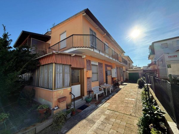 casa indipendente in vendita ad Aprilia