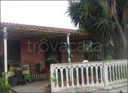 casa indipendente in vendita ad Aprilia in zona Casalazzara
