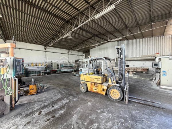 locale commerciale in vendita ad Aprilia