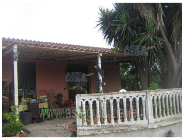 casa indipendente in vendita ad Aprilia in zona Casalazzara