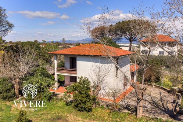 casa indipendente in vendita ad Aprilia in zona Torre del Padiglione