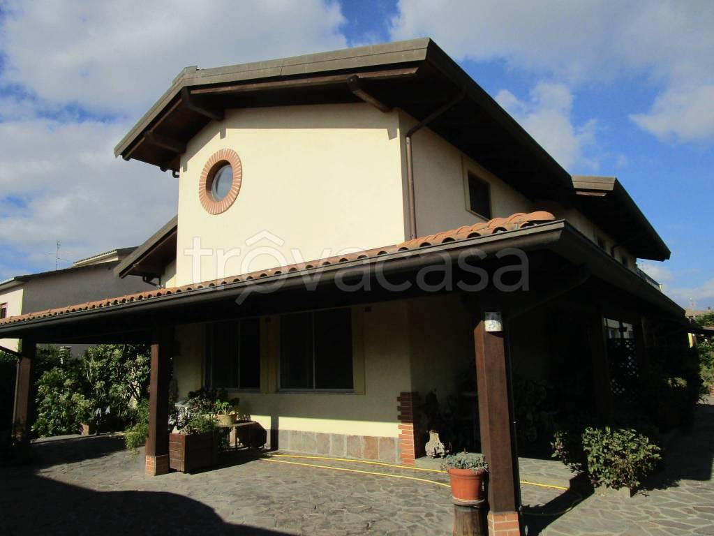 casa indipendente in vendita ad Aprilia