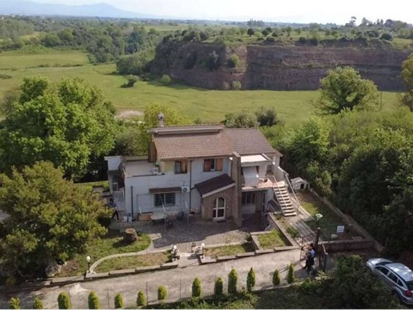 casa indipendente in vendita ad Aprilia in zona Campoverde