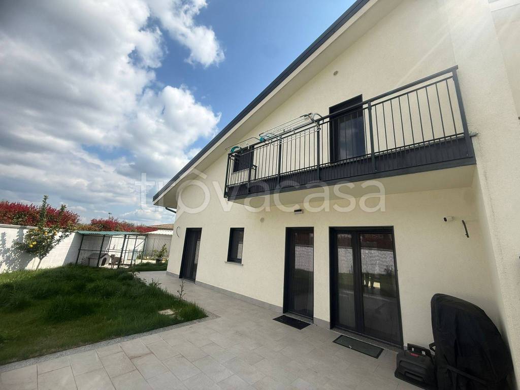 casa indipendente in vendita ad Aprilia