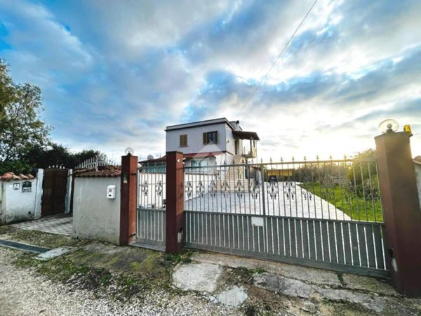 appartamento in vendita ad Aprilia in zona Fossignano