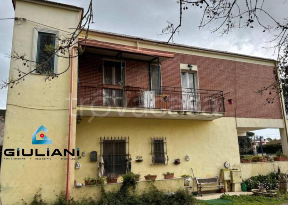 appartamento in vendita ad Aprilia in zona Campoverde