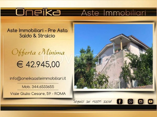 appartamento in vendita ad Aprilia in zona Cogna