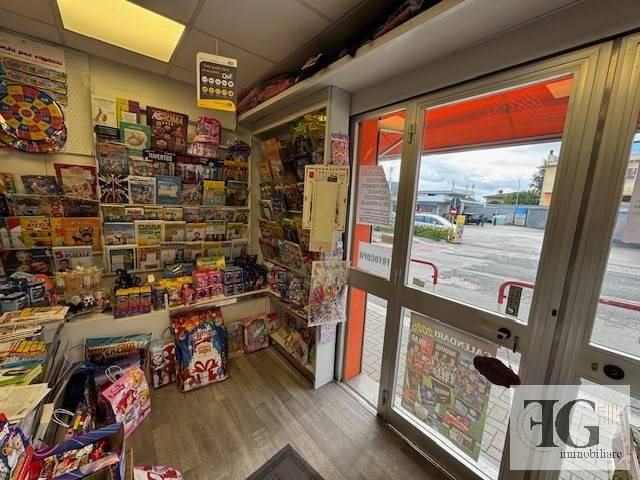 negozio in vendita ad Aprilia