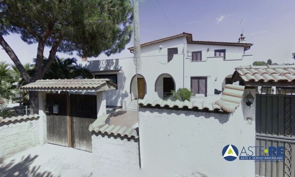 casa indipendente in vendita ad Aprilia in zona Cogna