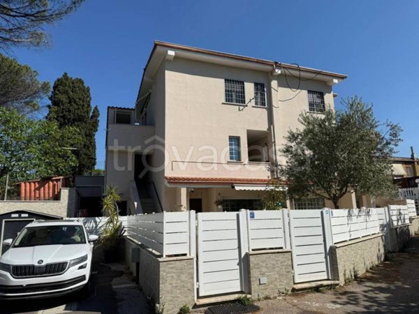 appartamento in vendita ad Aprilia in zona Leda