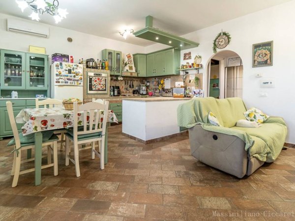 casa indipendente in vendita ad Aprilia in zona Campoleone