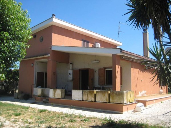 casa indipendente in vendita ad Aprilia in zona Campoverde