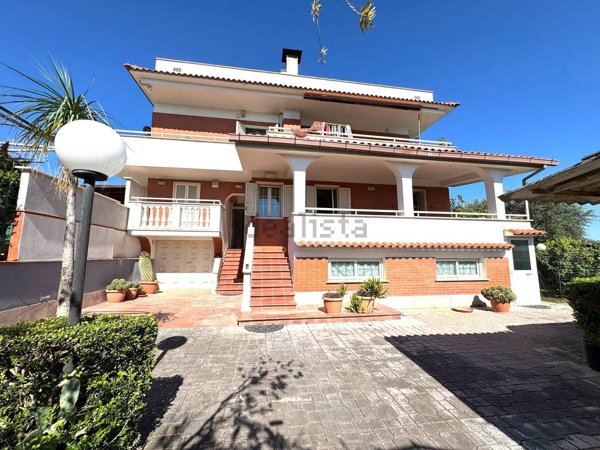 casa semindipendente in vendita ad Aprilia