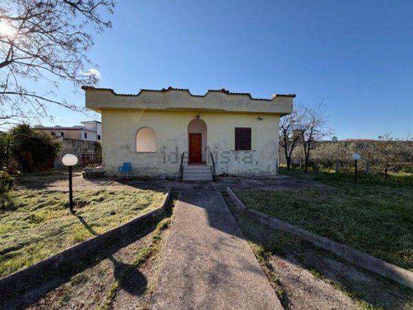 casa indipendente in vendita ad Aprilia