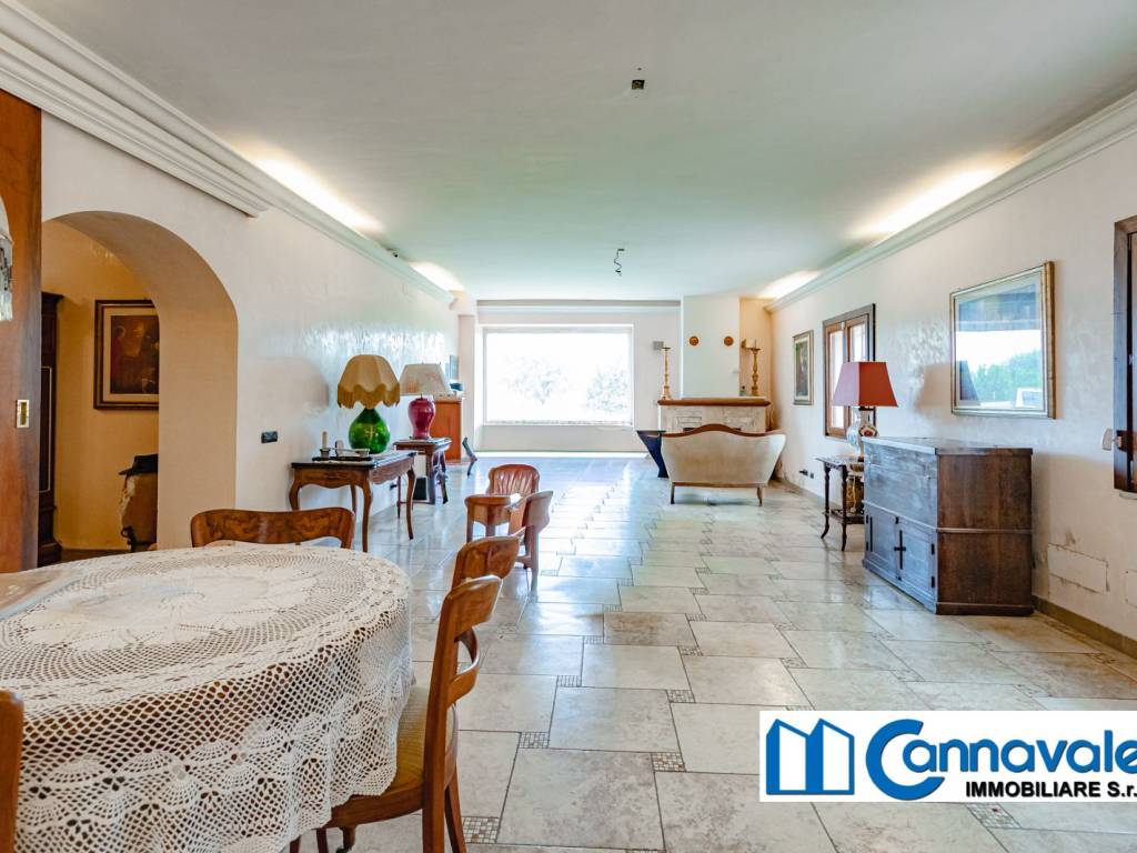 casa indipendente in vendita ad Aprilia in zona Campo di Carne