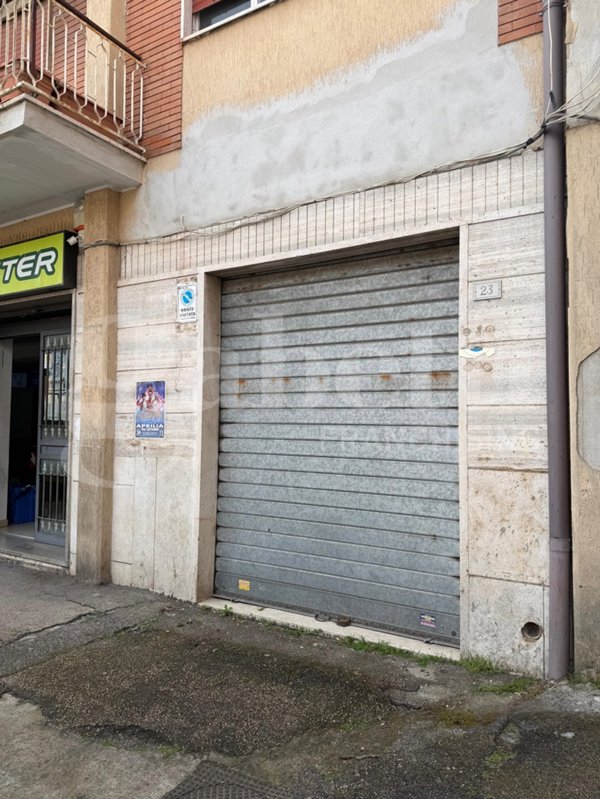 locale di sgombero in vendita ad Aprilia