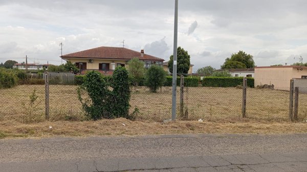 terreno edificabile in vendita ad Aprilia