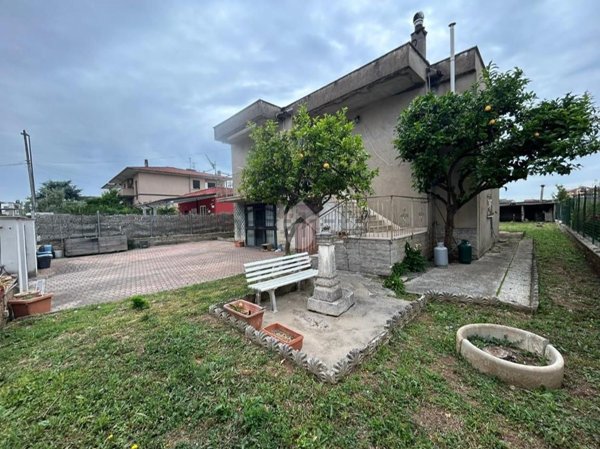 quadrivano in vendita ad Aprilia