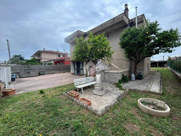 quadrivano in vendita ad Aprilia